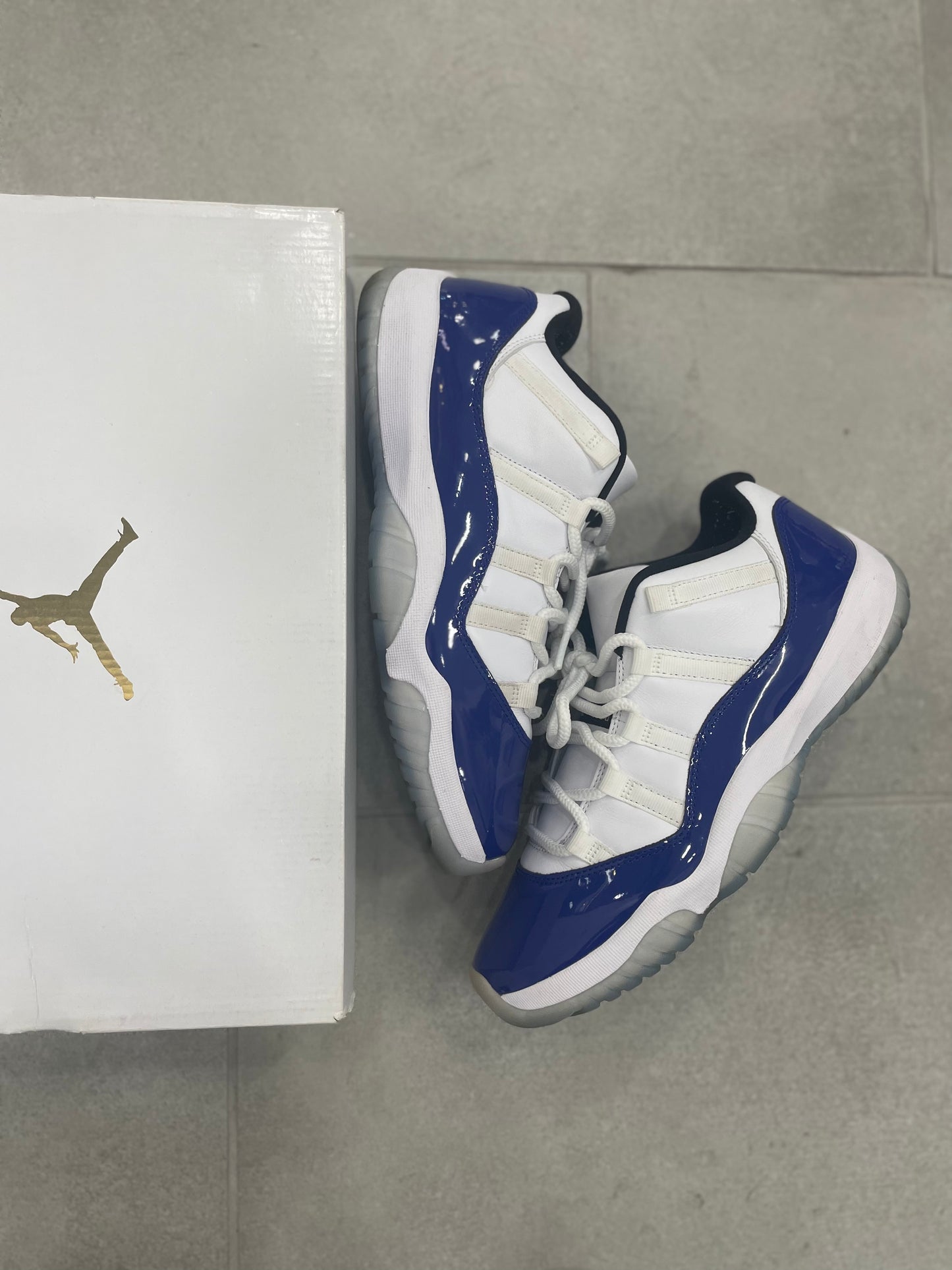 Jordan 11 Retro Low White Concord Size 12 (Pre-Owned)