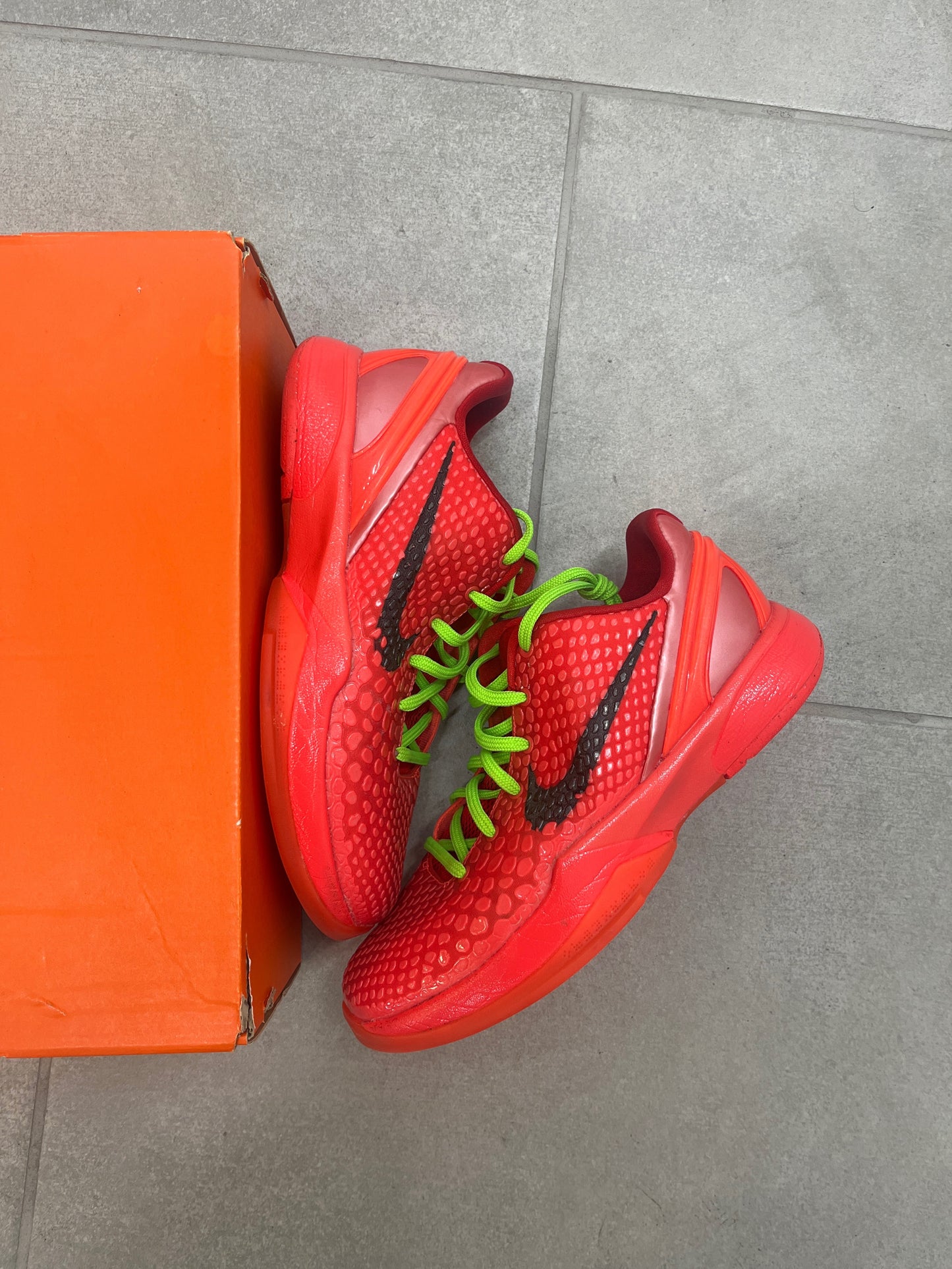 Nike Nike Kobe 6 Protro Reverse Grinch (GS) Size 5.5Y (Pre-Owned)