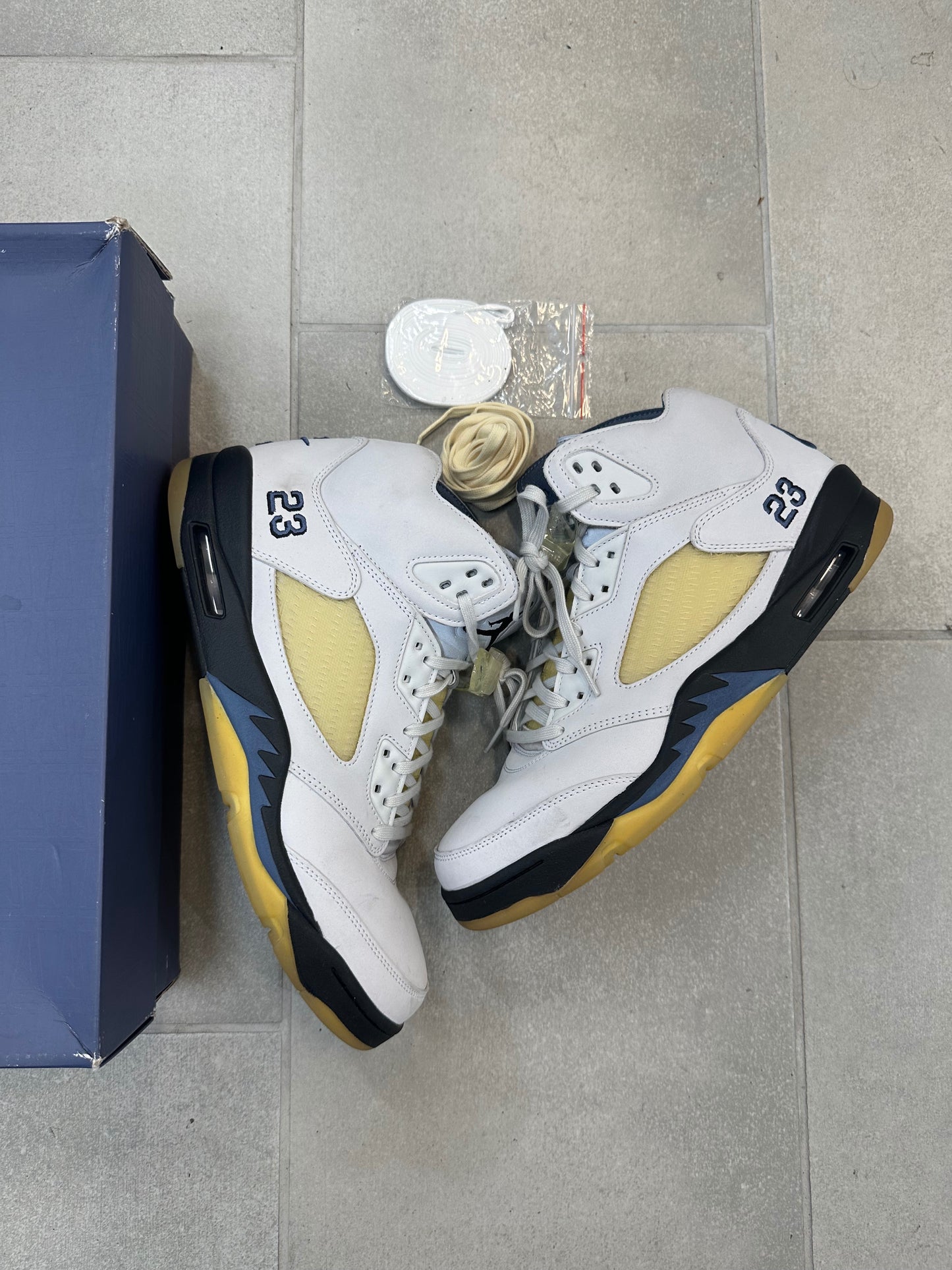 Jordan 5 A Ma Maniere Dawn Size 15.5W (Pre-Owned)