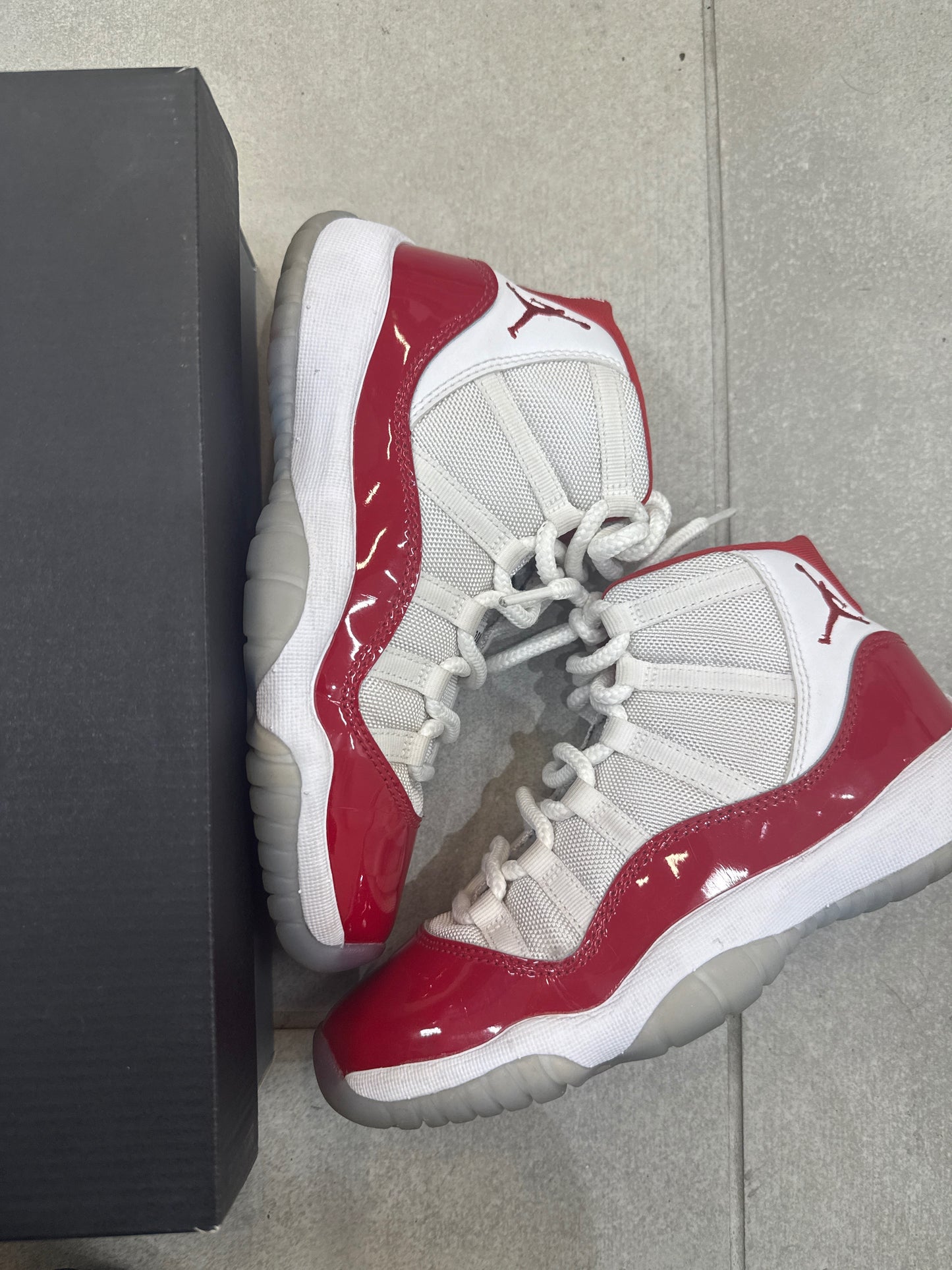 Jordan 11 Retro Cherry Size 4Y (Pre-Owned)