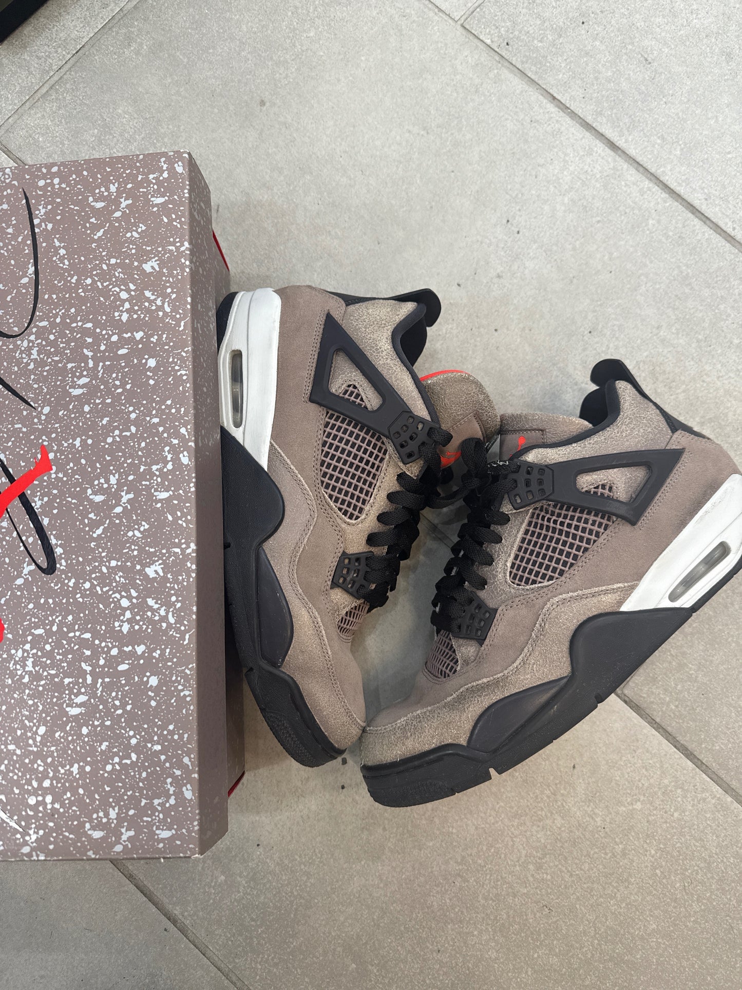 Jordan 4 Retro Taupe Haze Size 10.5 (Pre-Owned)