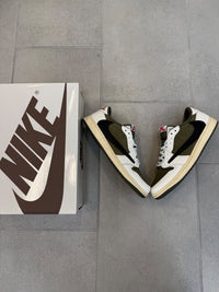 Jordan 1 Low Travis Scott Medium Olive Size 10 (Pre-Owned)
