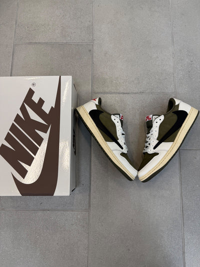 Jordan 1 Low Travis Scott Medium Olive Size 10 (Pre-Owned)