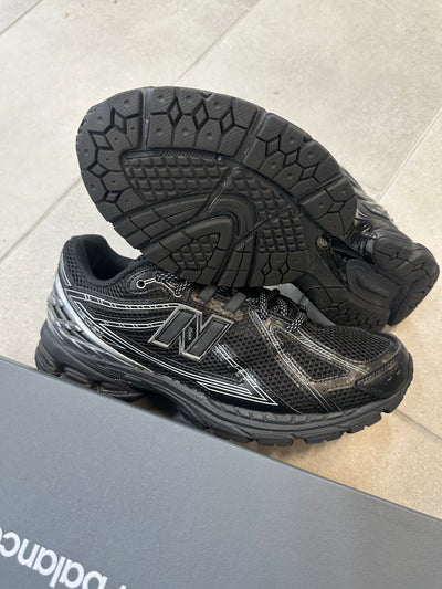 New Balance 1906R Black Silver Size 11 (Pre-Owned)