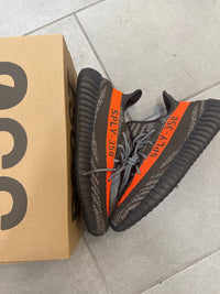Adidas Yeezy Boost 350 V2 Size 10.5 (Pre-Owned)
