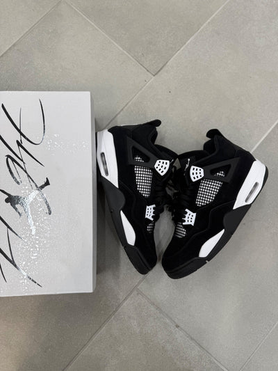 Jordan 4 Retro White Thunder Size 13 (Pre-Owned)