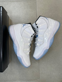 Jordan 11 Legend Blue Size 10 (Pre-Owned)