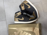 Jordan 1 Retro High OG Black Metallic Gold Size 12 (Pre-Owned)