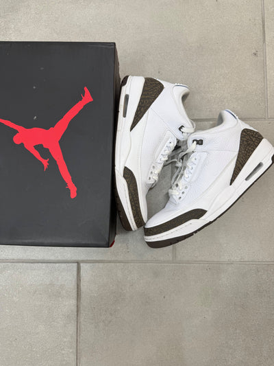 Jordan 4 Retro Mocha (2018) Size 11 (Pre-Owned)