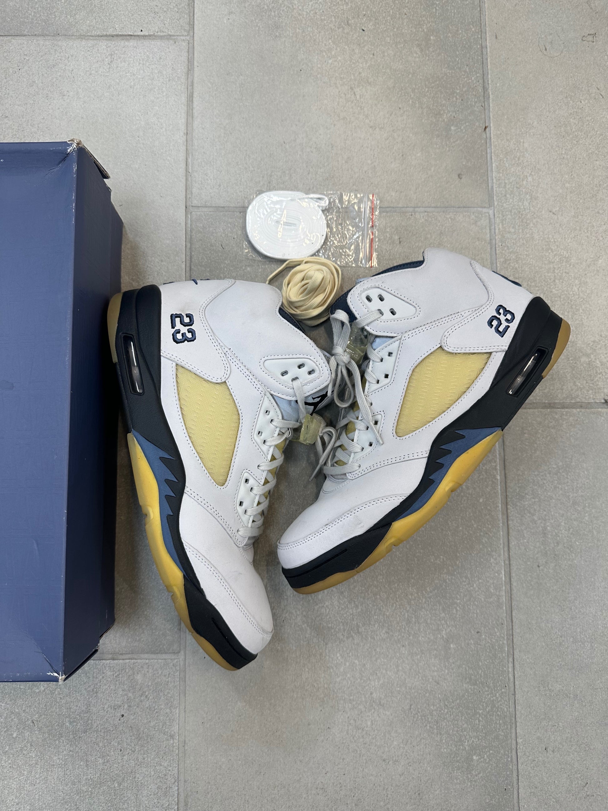 Jordan 5 A Ma Maniere Dawn Size 15.5W (Pre-Owned)