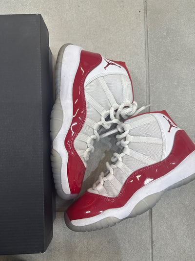 Jordan 11 Retro Cherry Size 4Y (Pre-Owned)
