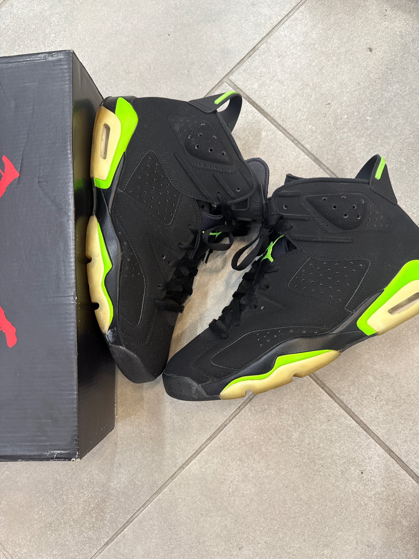 Jordan 6 Retro Electric Green Size 14 (Pre-Owned)