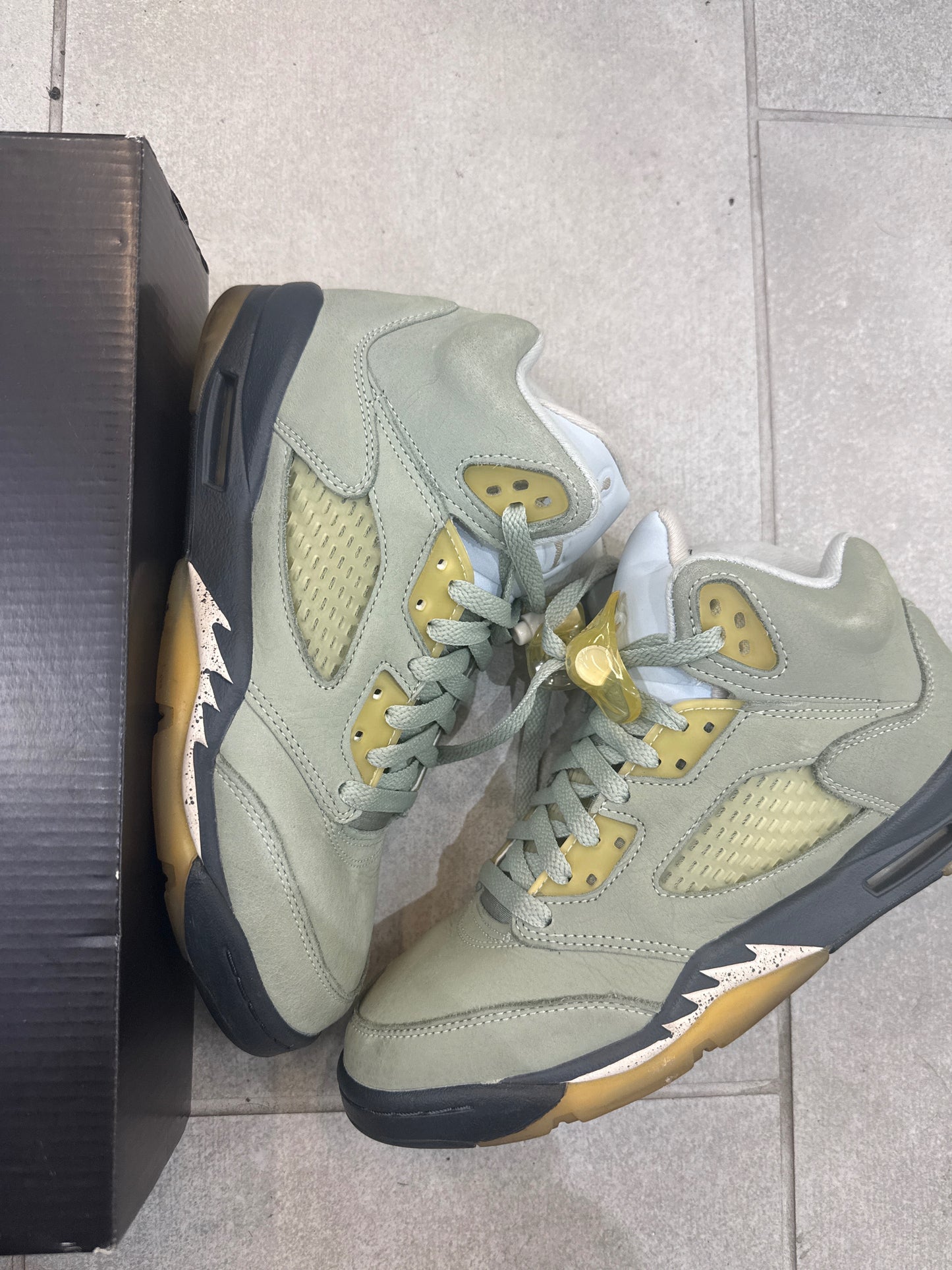 Jordan 5 Retro Jade Horizon Size 7Y (Pre-Owned)