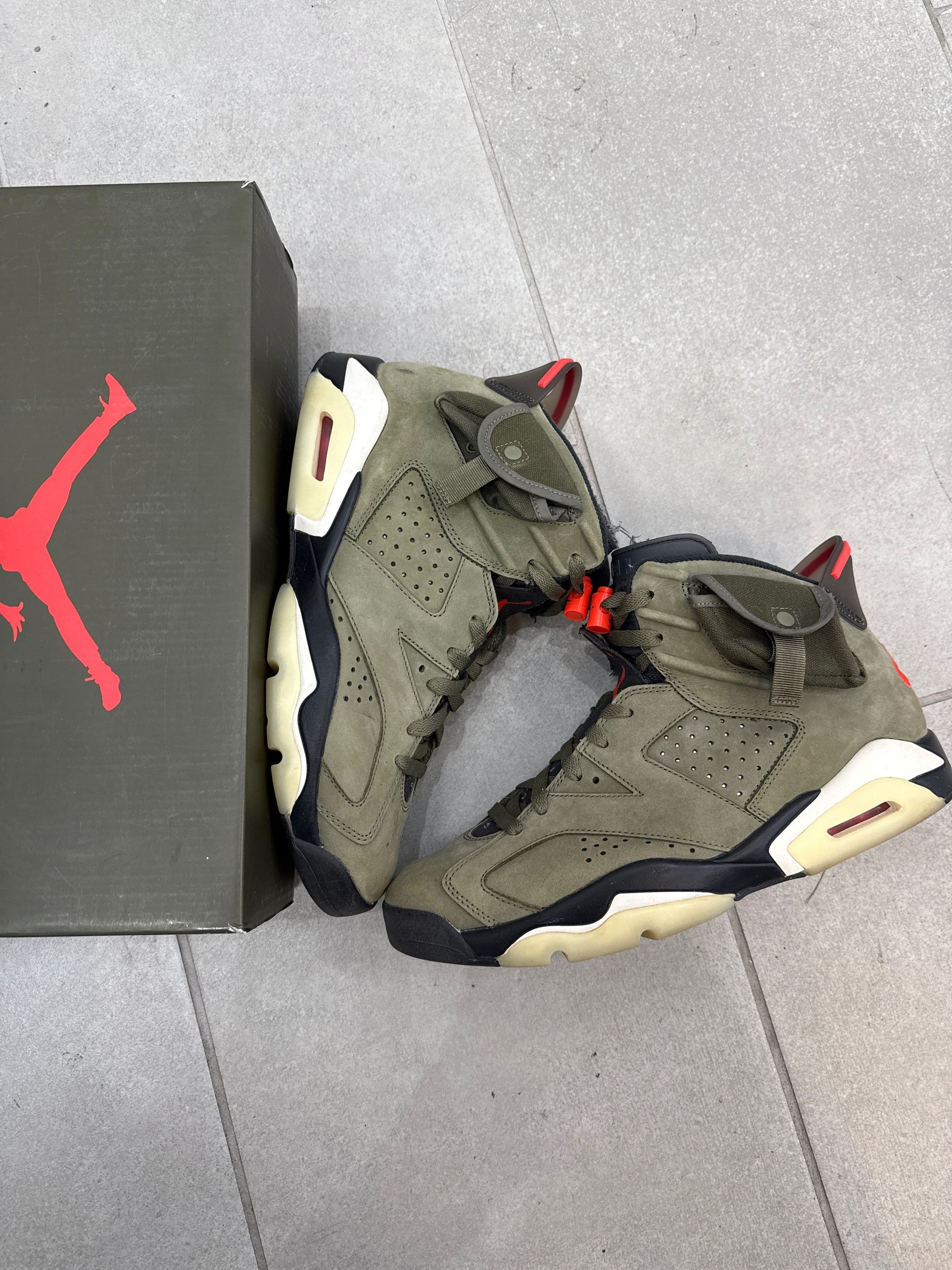 Jordan 6 Retro Travis Scott Size 10.5 (Pre-Owned)