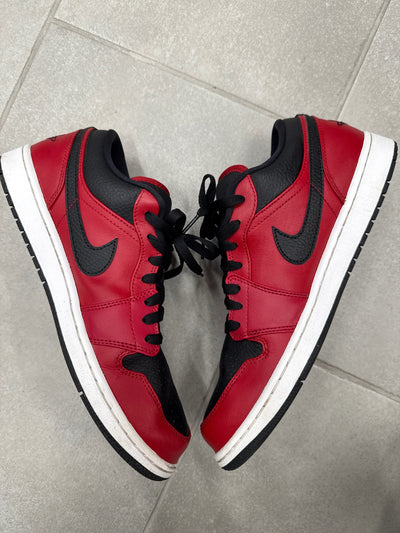 Jordan 1 Low Reverse Bred Pebbled Swoosh Size 10.5 (Pre-Owned)