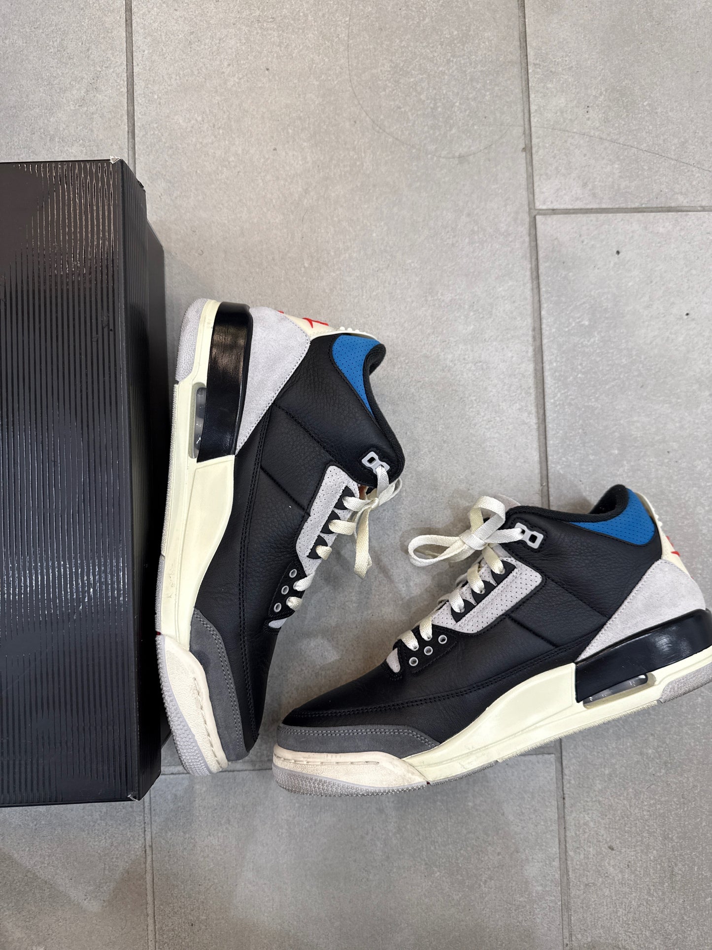 Jordan 3 Retro OG Rare Air Size 10.5 (Pre-Owned)
